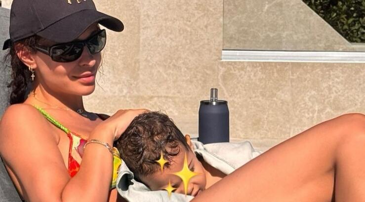 Ελένη Φουρέιρα: "Αφότου γέννησα είπα στη μητέρα μου ότι δεν το πιστεύω πως μεγάλωσε τέσσερα παιδιά, χωρίς λεφτά"  [βίντεο]