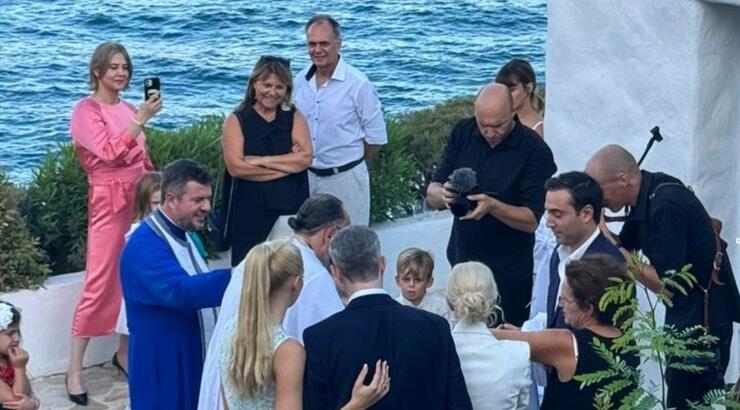 Η επώνυμη Κύπρια βάφτισε τον δεύτερο γιο της σε ένα παραμυθένιο σκηνικό [εικόνες]