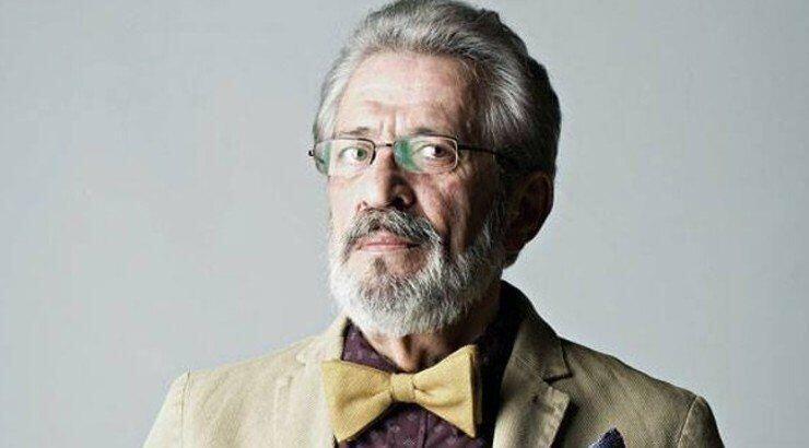 Hράκλης Γιωργαλλής: Συγκινημένος συνόδευσε τον νεοσύλλεκτο εγγονό του στο στρατόπεδο [εικόνα]