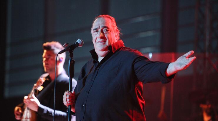 Βασίλης Καρράς: Κλίμα συγκίνησης με την ανακοίνωση μεγάλης συναυλίας εις μνήμη του