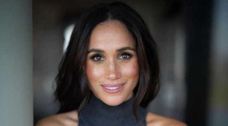 Meghan Markle: Με το παντελόνι που κολακεύει τη γυναικεία σιλουέτα