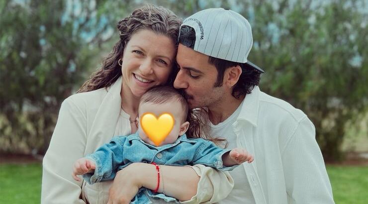 Νίκη Δραγούμη: Έβαλε μαγιό και έκανε το πρώτο μπάνιο με τον γιο της [εικόνες]