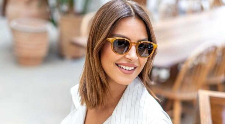 Κωνσταντίνα Ευριπίδου : Επιλέγει το hot αξεσουάρ τη σεζόν σε look της στην Αθήνα