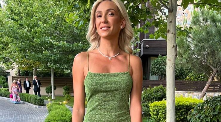 Άντια Στυλιανού: Σου δείχνει το αξεσουάρ που θα σε κρατήσει ζεστή τον χειμώνα