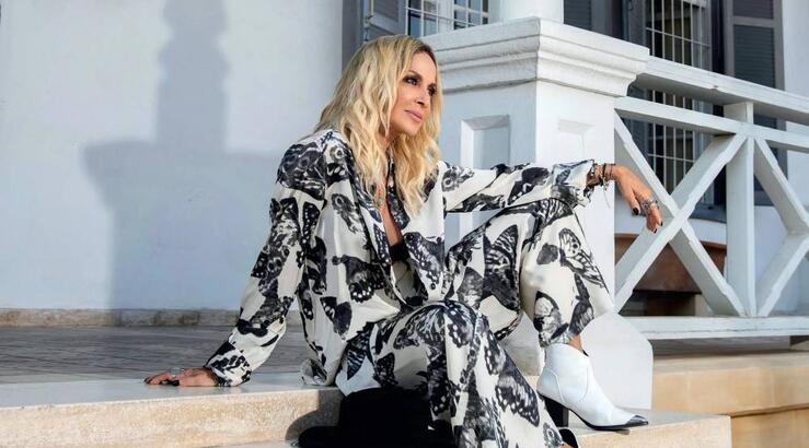 Άννα Βίσση: Την «τσακώσαμε» να ψωνίζει με τα εγγόνια της στη Λάρνακα [εικόνες]