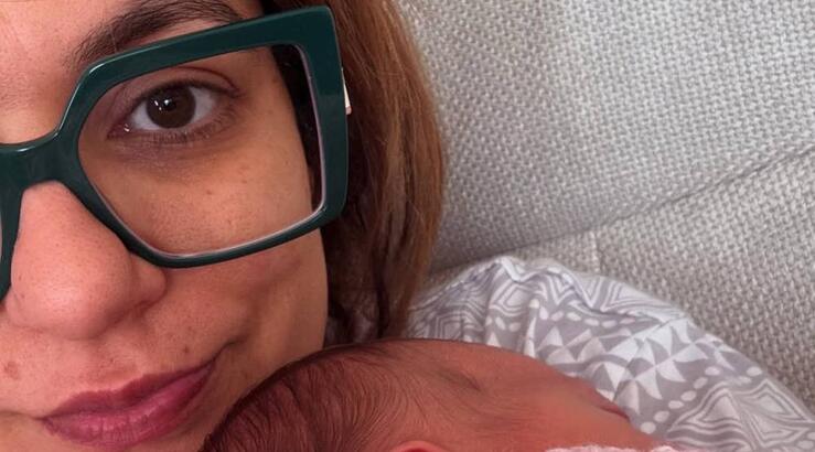 Ιωάννα Λαμπροπούλου: Η συγκινητική αγκαλιά της μητέρας της με τη νεογέννητη εγγονή της 