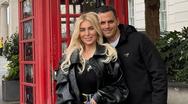 Κατερίνα Καινούργιου: Ο σύντροφός της δημοσίευσε φωτογραφία από το στολισμένο της σαλόνι