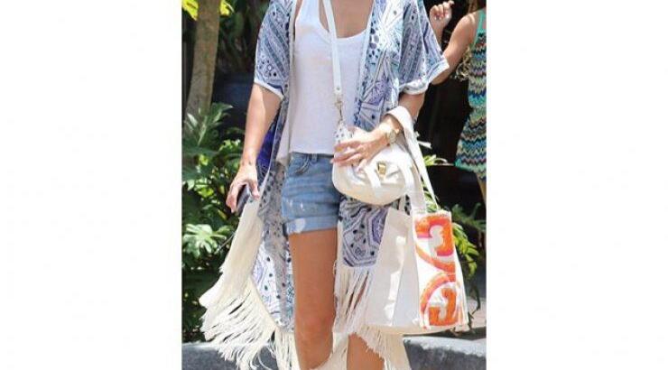 Η Jessica Alba με ρούχα κύπριας σχεδιάστριας