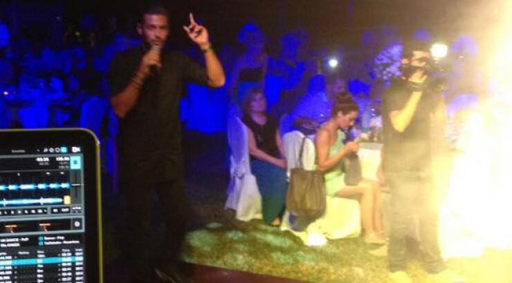 Κώστας Μαρτάκης: Τραγούδησε σε γάμο στη Λεμεσό! [εικόνες & βίντεο]