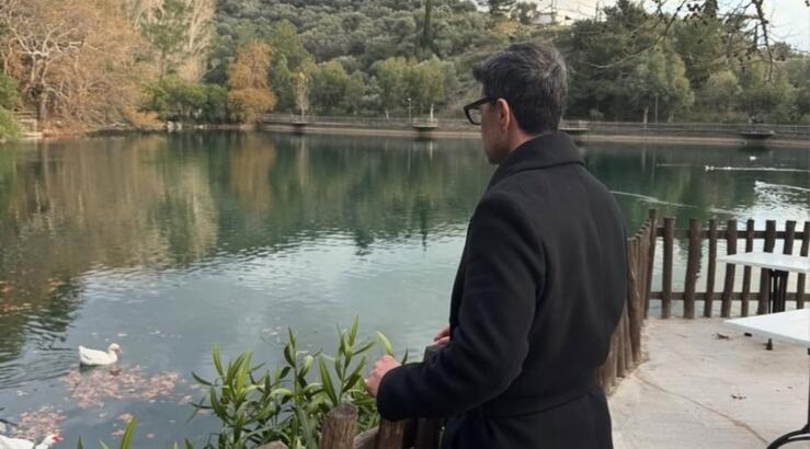 Επώνυμος Ελλαδίτης: "Ήμουν θηλυπρεπής. Με σταμάτησε ένα αμάξι. Κατέβηκαν να με δείρουν"