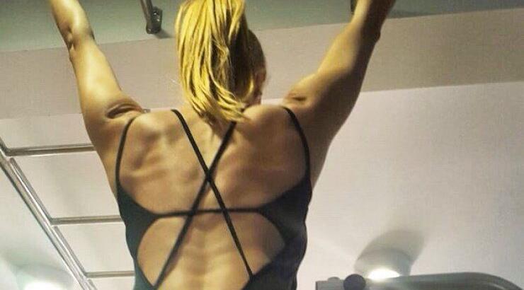 Η σέξι πίσω όψη επώνυμης Κύπριας [βίντεο]