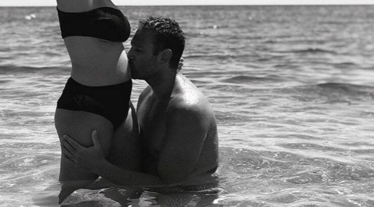 Έγκυος επώνυμη Ελληνίδα