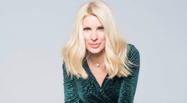 Ελένη Μενεγάκη: Η αποκάλυψη για τη χριστουγεννιάτικη διακόσμηση στο σπίτι της και η καθιερωμένη φωτογραφία