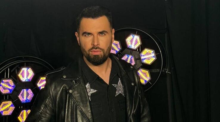 Γιώργος Παπαδόπουλος: Η τρυφερή στιγμή που τραγουδά με τον μεγάλο του αδερφό [βίντεο]