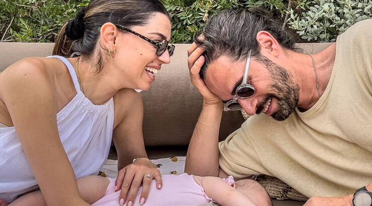 Κλέλια Γιασεμίδου – Πέτρος Αθανασίου: Η πρώτη οικογενειακή φωτογραφία από τις διακοπές τους
