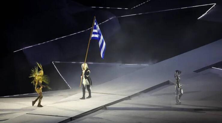 Η ανατριχιαστική στιγμή που ο εθνικός ύμνος της Ελλάδας ηχεί στην τελετή λήξης των Ολυμπιακών [βίντεο] 