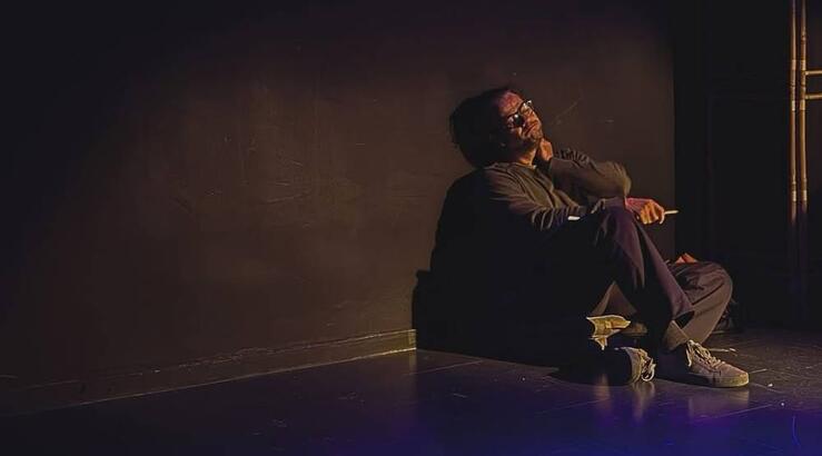 Γοητευτικός Έλληνας ηθοποιός αποκάλυψε ότι είναι σε σχέση [βίντεο]