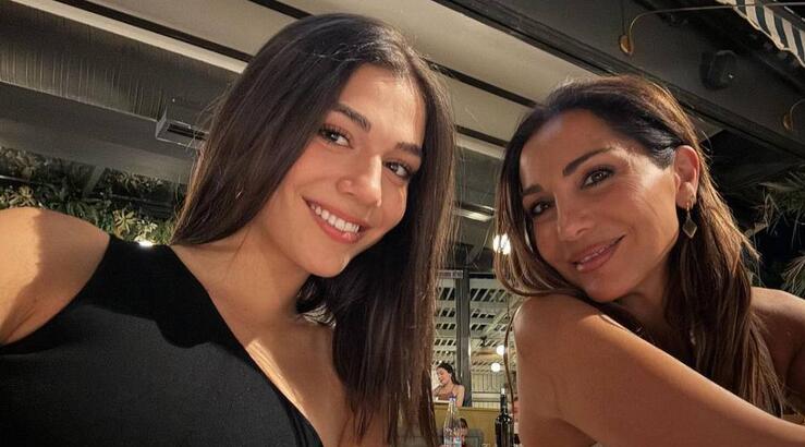 Δέσποινα Βανδή: Βραδινή έξοδος με την 20χρονη κόρη της, Μελίνα [εικόνες]