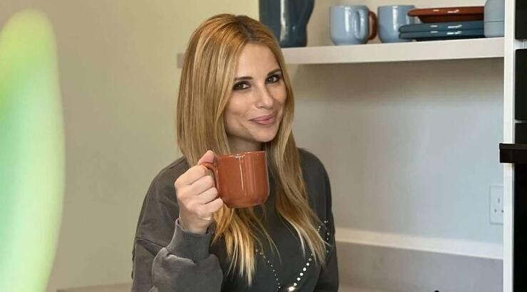 Χριστιάνα Αριστοτέλους: Φουρνίζει φλαούνες με τη μαμά και την κόρη της [εικόνες]