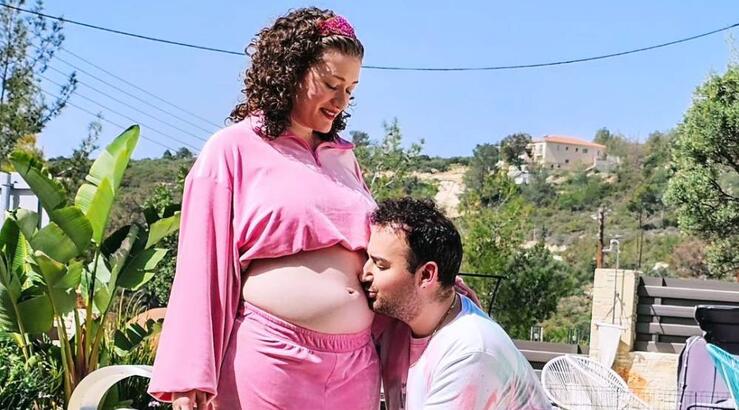 Μαυρίκιος Μαυρικίου - Ιλάειρα Ζήση: Το πρώτο μπάνιο στην πισίνα του σπιτιού τους