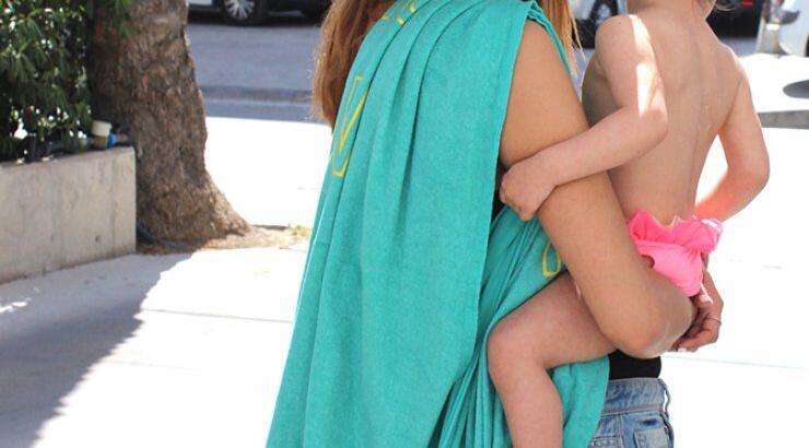 Κωνσταντίνα Ευριπίδου: Με το ίδιο outfit με την Αριάδνη στο γήπεδο για το μπαμπά Νεκτάριο