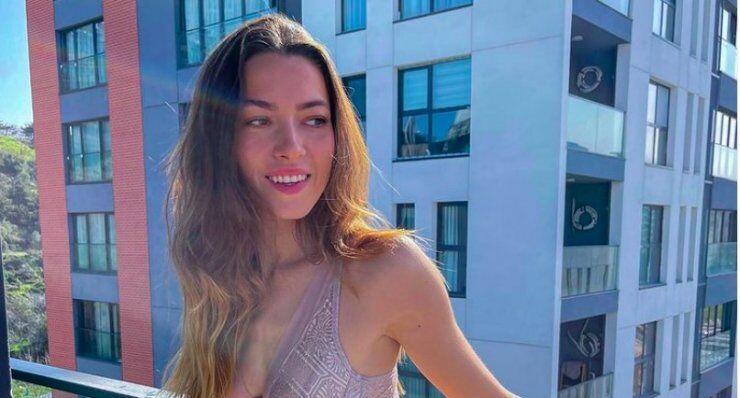 Eβελίνα Σκίτσκο: Έγινε 23 ετών! Η έκπληξη που της έκαναν φίλες της σε δωμάτιο ξενοδοχείου