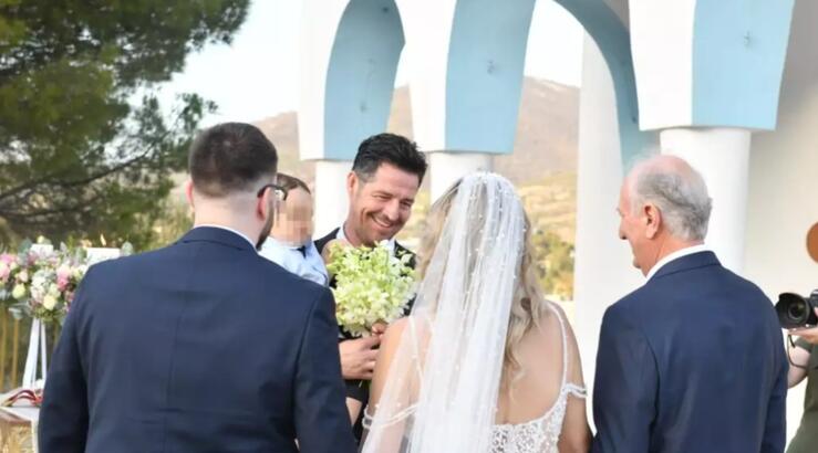 Απόστολος Ρουβάς - Φανή Γιαβρίδου: Παντρεύτηκαν και βάφτισαν τον γιο τους [εικόνες & βίντεο]