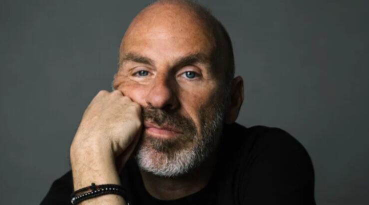 Ο Στέφανος Ξενάκης αναλύει τη σημασία της αγάπης και τα σοβαρά λάθη που κάνουμε σε αυτήν [βίντεο]