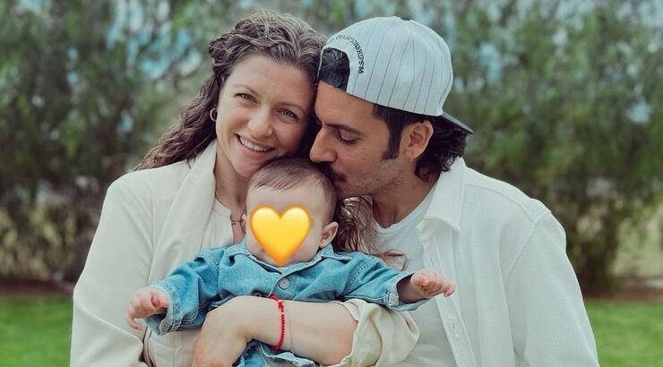 Βασίλης Χαραλάμπους: H συγκλονιστική στιγμή δευτερόλεπτα μετά τη γέννηση του γιου του στην αγκαλιά της Νίκης Δραγούμη