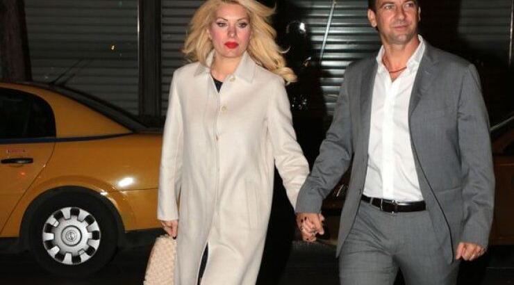 Ελένη Μενεγάκη-Μάκης Παντζόπουλος: Νυχτοπερπάτησαν στο κέντρο της Αθήνας χεράκι-χεράκι!