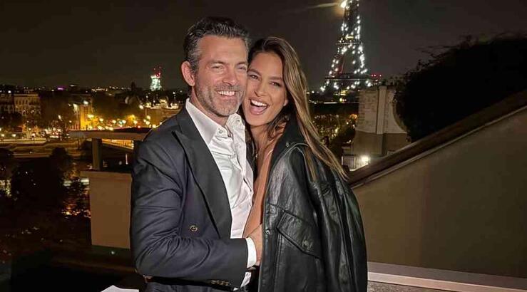 Ευριπίδου – Μιχόπουλος: Η βόλτα τους αγκαζέ στα στενά της Μυκόνου [εικόνες]