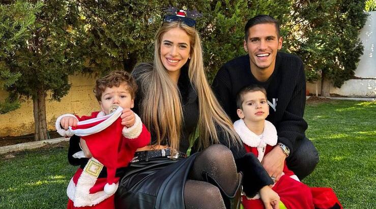 Πιέρος – Μαρία: Στόλισαν οικογενειακώς το χριστουγεννιάτικο δέντρο τους στη Λευκωσία 