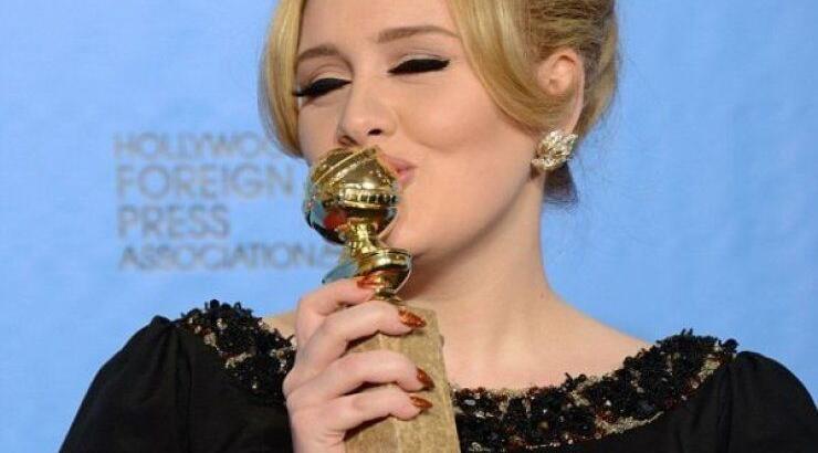 Αφιέρωσε το βραβείο στον γιο της η Adele!