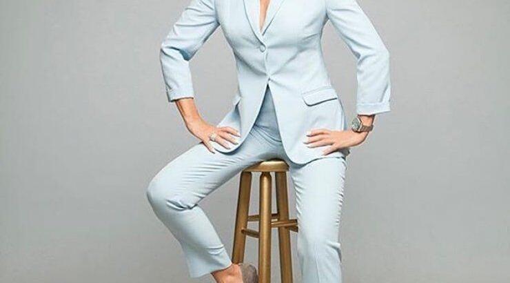 Ελένη Μενεγάκη: Όλες οι λεπτομέρειες για το chic σύνολο που φορά στη φωτογράφιση για την εκπομπή!