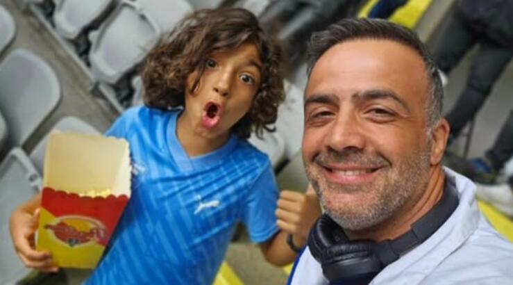 Μιχάλης Σοφοκλέους: Ο γιος του φωτογραφήθηκε με ένα από τα ποδοσφαιρικά του ινδάλματα [βίντεο]