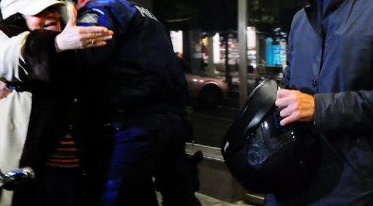 Η Ελένη Λουκά όρμηξε στον Βαρουφάκη [εικόνες]