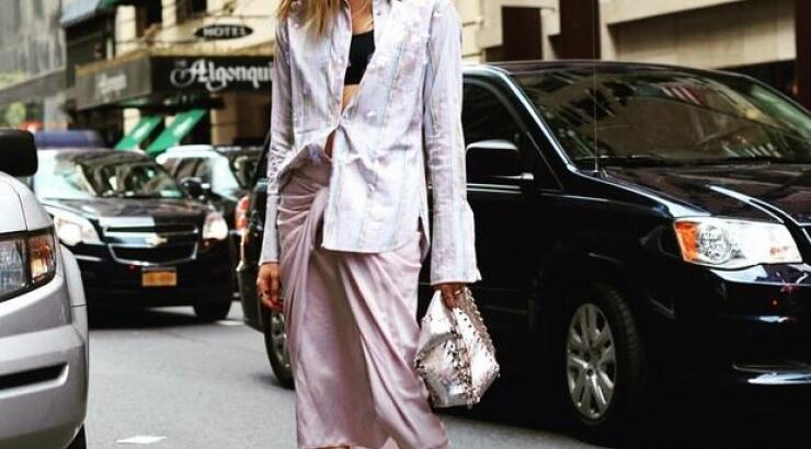 Τα sneakers που φόρεσαν όλα τα cool κορίτσια στην εβδομάδα μόδας