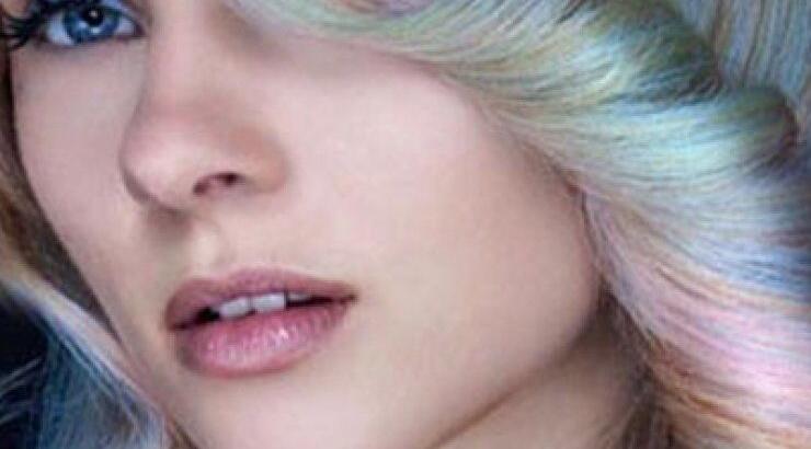 Το opal είναι η νέα τάση για τα μαλλιά που έχει σαρώσει στο Hollywood