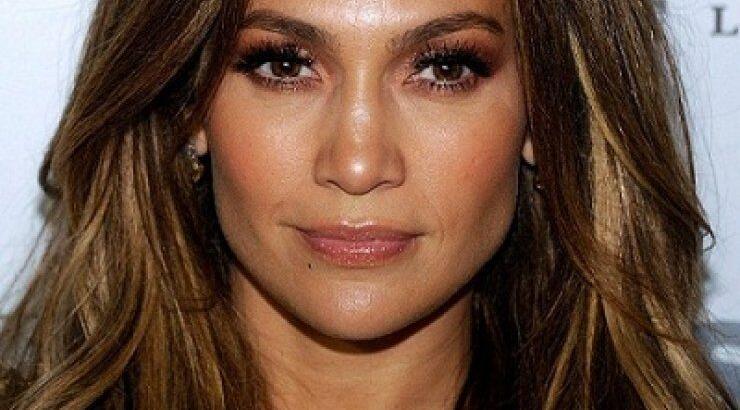 Η Jennifer Lopez ανοίγει online store