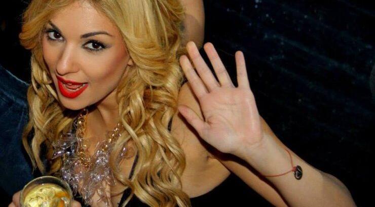 Φανή Σωκράτους: Δείτε την να βάφει τα μαλλιά της…