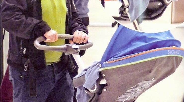  Φώτης Σεργουλόπουλος: Η πρώτη έξοδος με τον δυο μόλις μηνών γιο του [εικόνες]