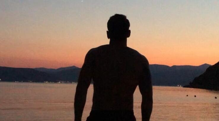 Γνωστός Έλληνας τραγουδιστής κατετάγη στο στρατό [εικόνες]