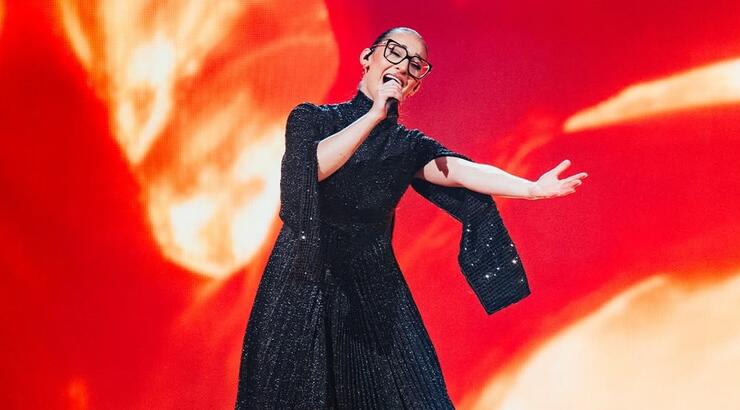 Klavdia: Διέρρευσε βίντεο με τη στιγμή που αλλάζει φόρεμα on stage - Είναι η έκπληξη της εμφάνισης της