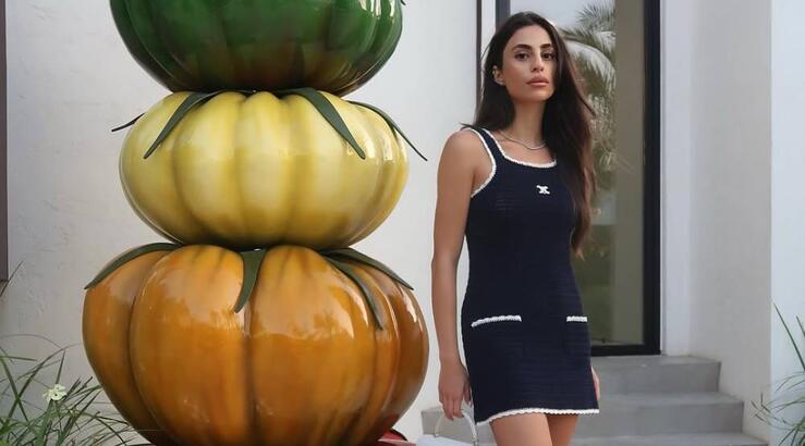 Βικτώρια Ιωάννου: Επιλέγει και αυτή το πιο δημοφιλές παπούτσι του καλοκαίριου