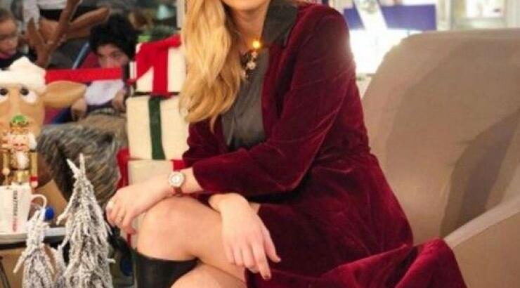 Χριστιάνα Αριστοτέλους: Δείτε τη να ξαπλώνει στον καναπέ [εικόνα]