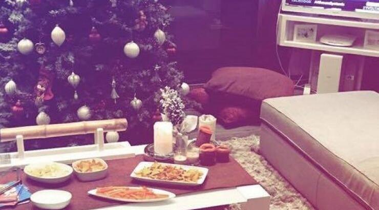 Δείτε για πρώτη φορά το στολισμένο σαλόνι ζευγαριού της κυπριακής showbiz!