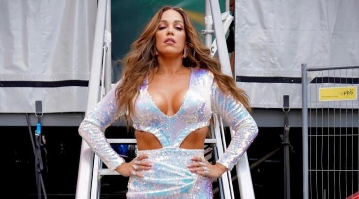 Κατερίνα Στικούδη: Η σπάνια εικόνα με τον γιο της, Βύρωνα, στην παραλία