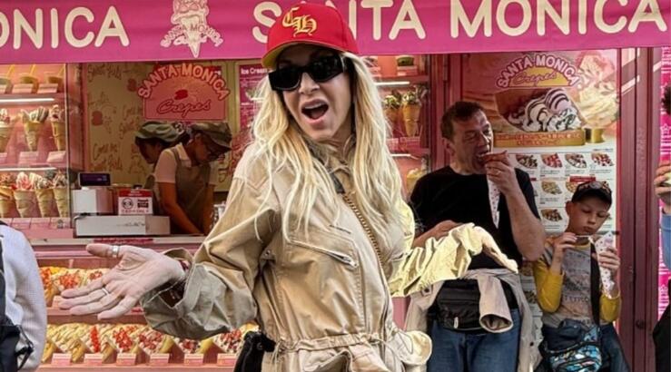 Άννα Βίσση: Χορεύει στους δρόμους του Τόκυο ανάμεσα στους περαστικούς [βίντεο]