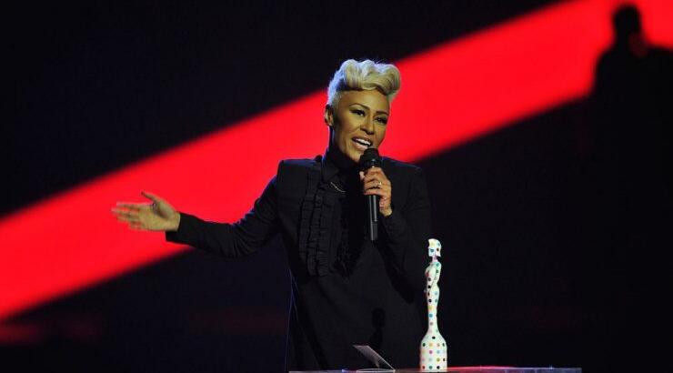 Brit Awards 2013: Σάρωσε η Emeli Sande 