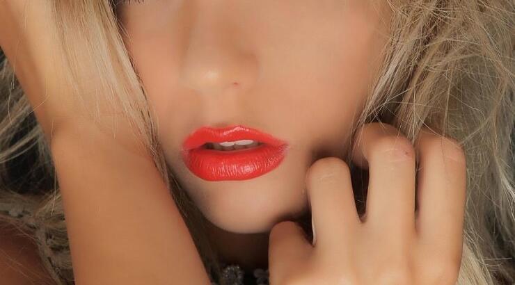 Άντρη Καραντώνη: Δείτε τον αρραβωνιαστικό της να σβήνει την τούρτα του